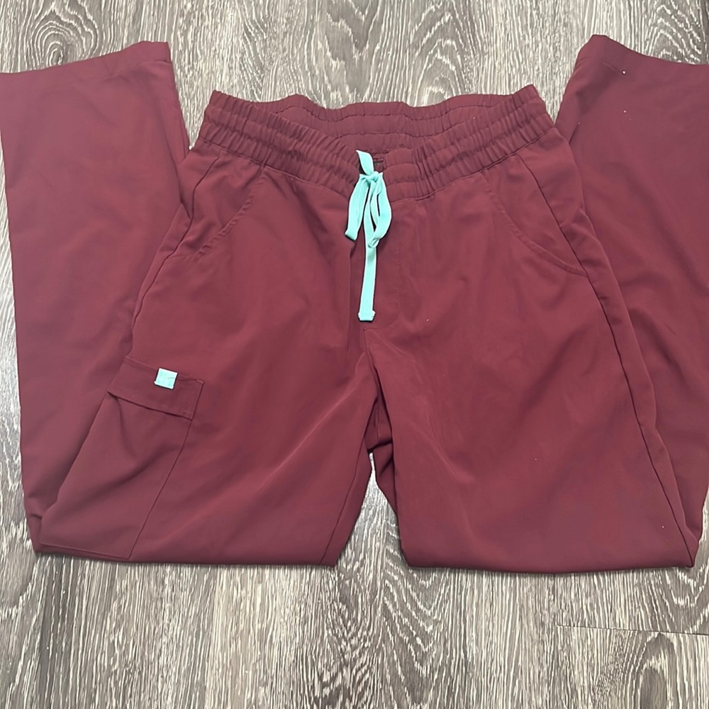 Garde malade straight cut scrub pants burgundy